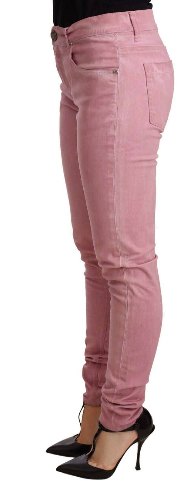 Acht elegante Slim-Fit-Jeans aus rosafarbenem Denim