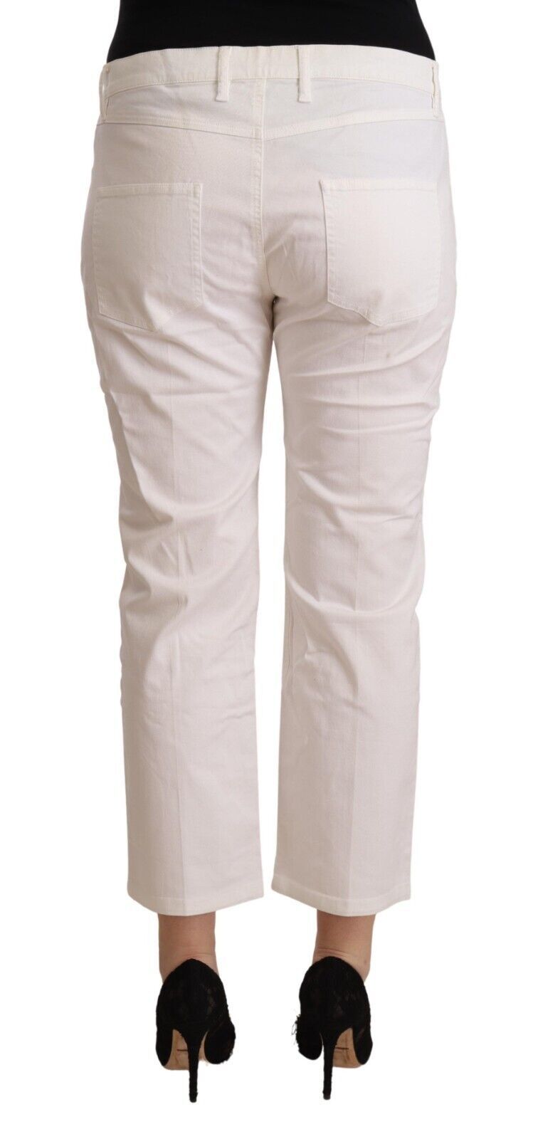 L'Autre entschied sich für schicke, weiße Skinny-Cropped-Jeans mit mittlerer Taille
