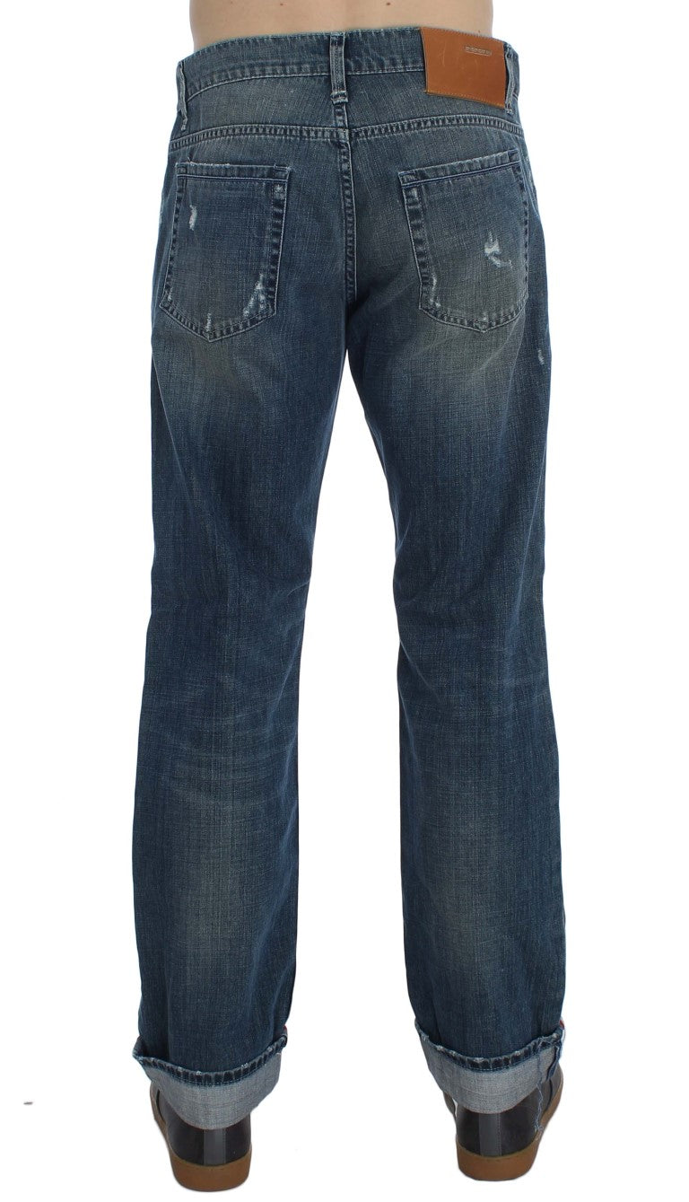 Acht eleganter Denim mit normaler Passform und blauer Waschung