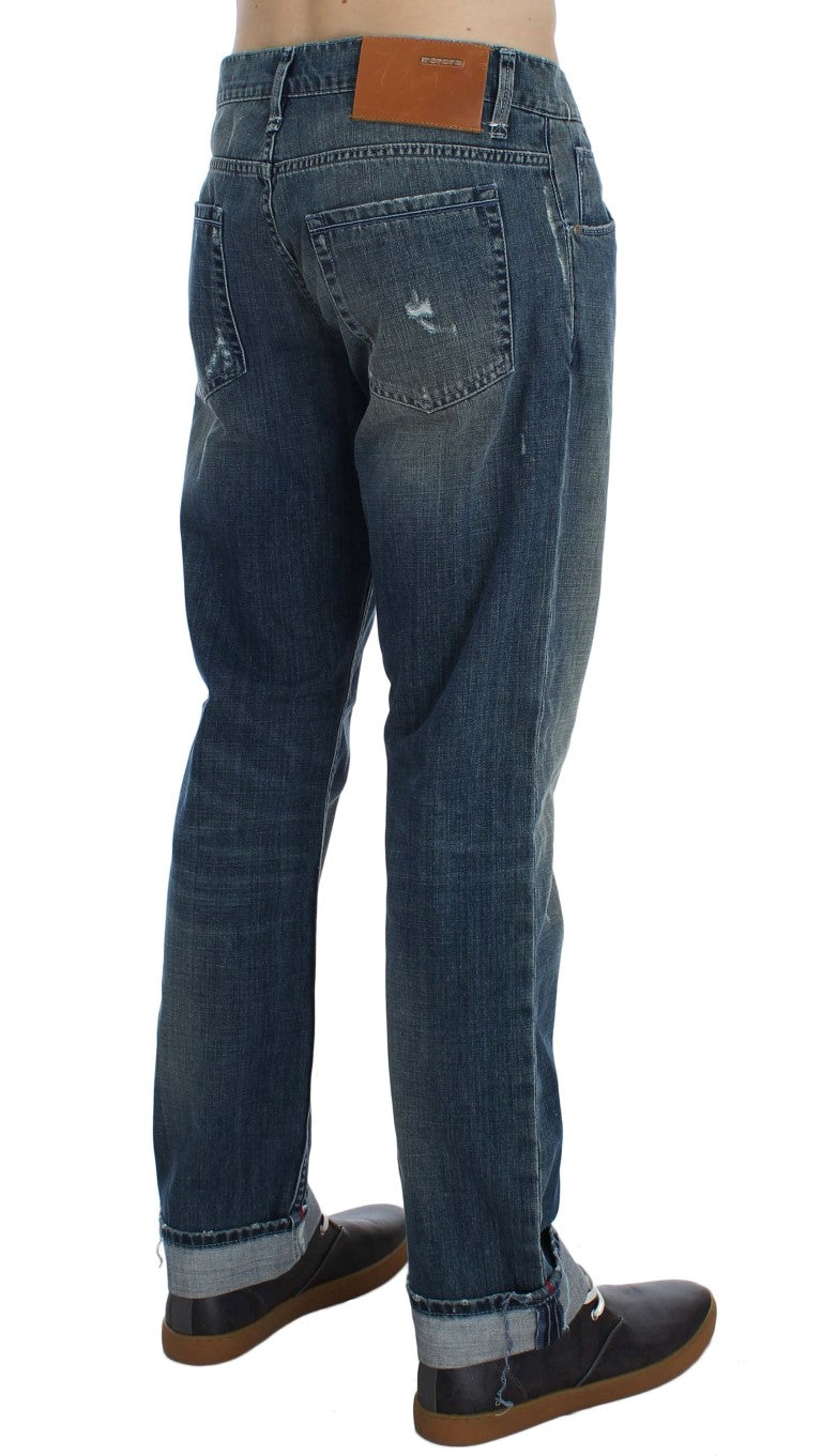 Acht eleganter Denim mit normaler Passform und blauer Waschung