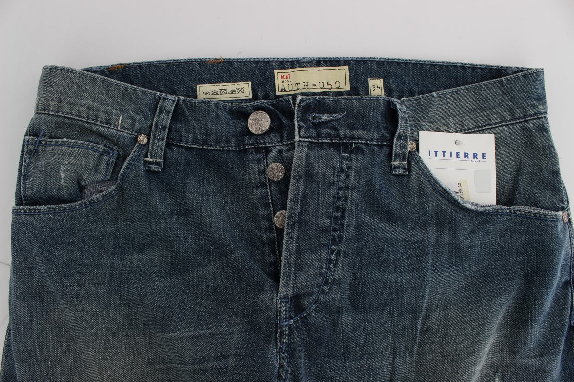 Acht eleganter Denim mit normaler Passform und blauer Waschung