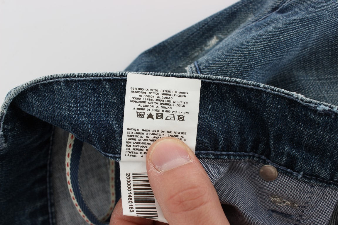 Acht eleganter Denim mit normaler Passform und blauer Waschung