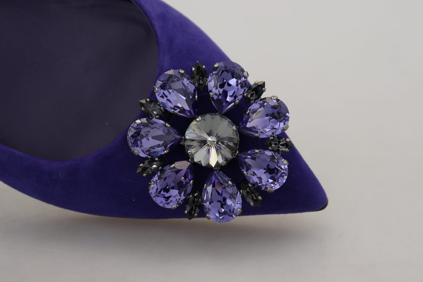 Dolce & Gabbana verzierte kristallviolette Wildleder-Flats