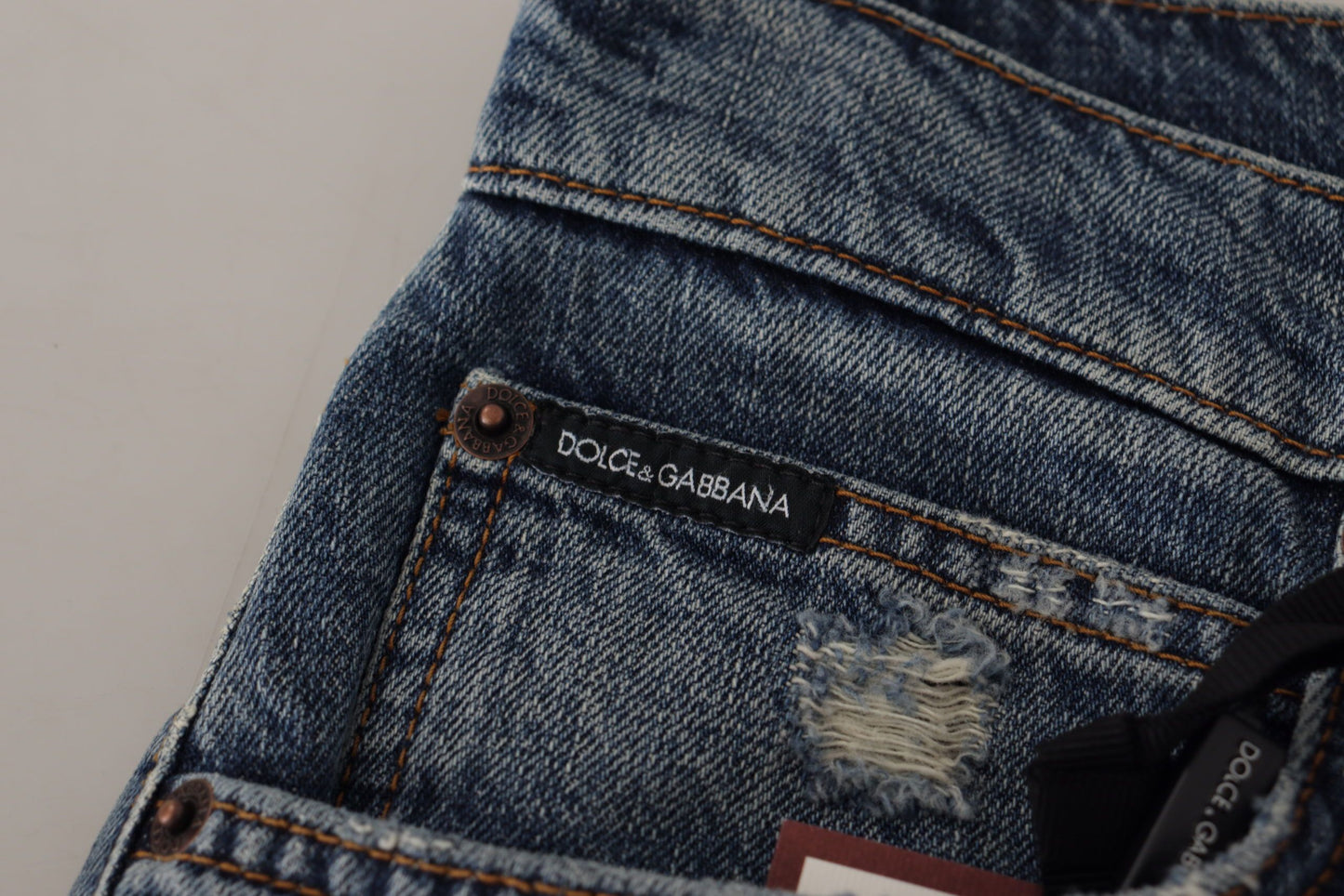 Jeans in denim a vita media con taglio boyfriend chic di Dolce & Gabbana