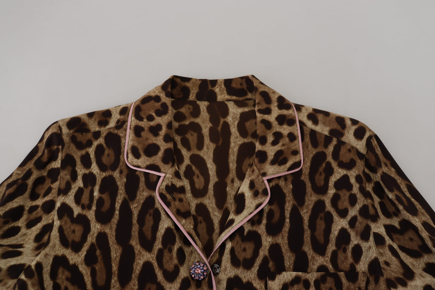 Dolce & Gabbana Elegante Top in Seta con Stampa Leopardata e Colletto