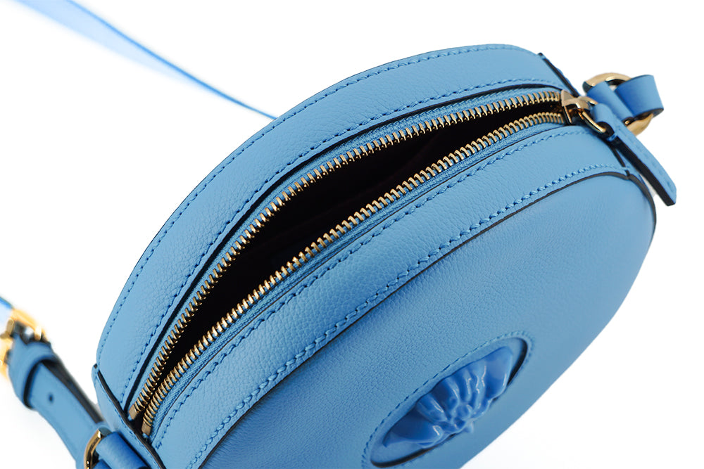 Runde Umhängetasche aus blauem Versace-Chic-Leder