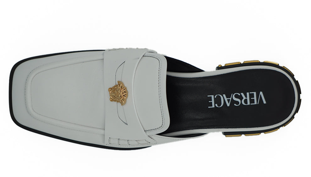 Elegante flache Pantoletten aus weißem Leder von Versace
