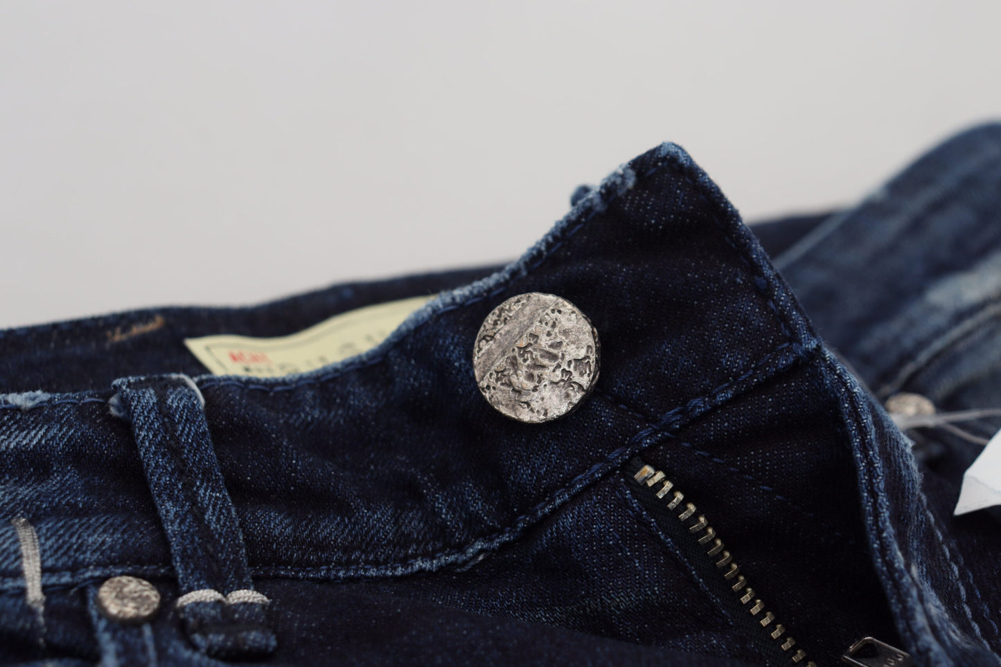 Acht schicke Skinny-Denim-Hose mit niedriger Taille