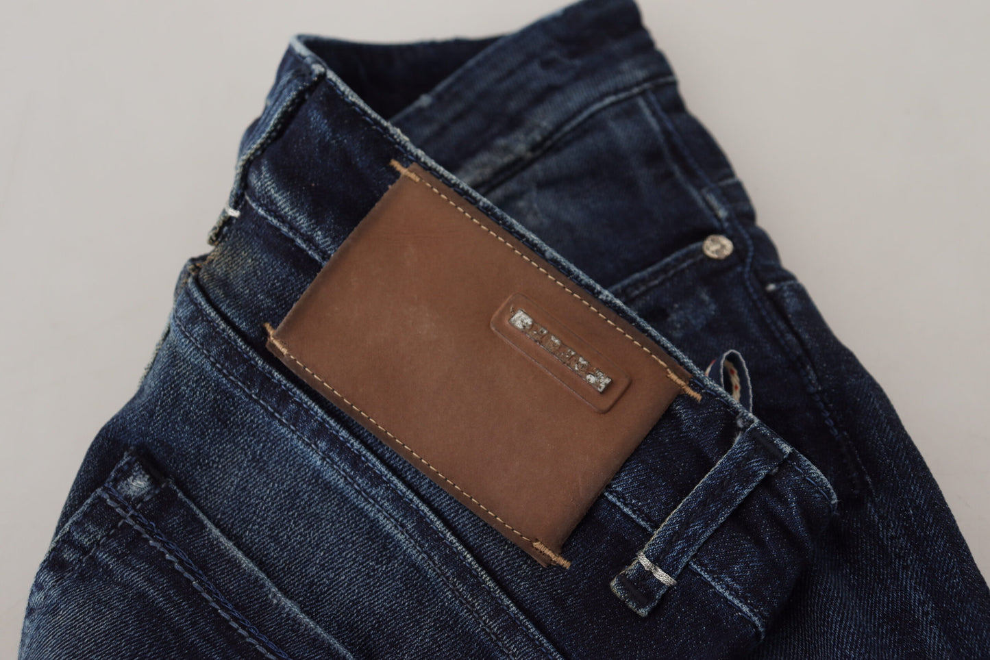 Acht schicke Skinny-Denim-Hose mit niedriger Taille