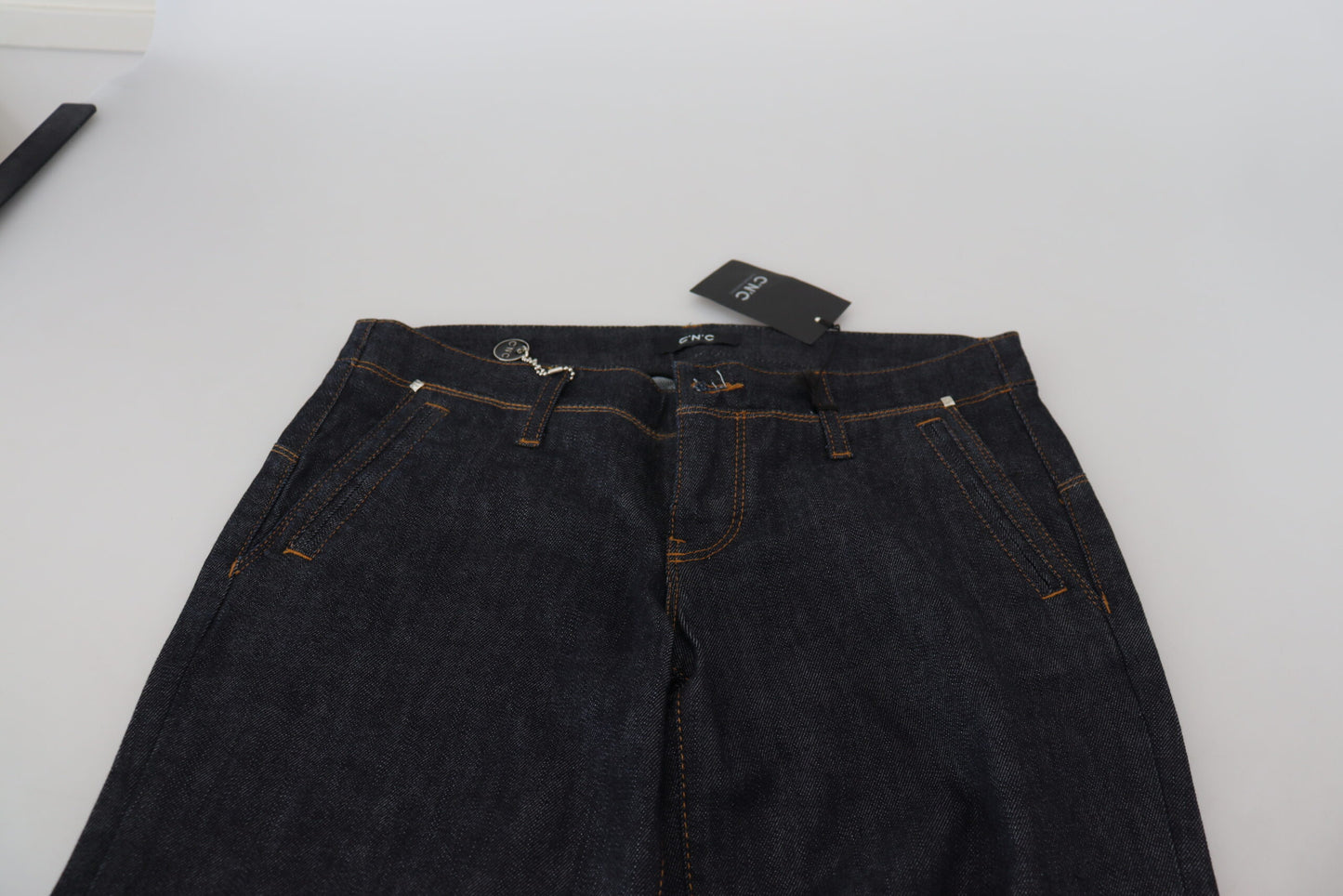 Jeans firmati Costume National Chic a vita bassa e gamba dritta