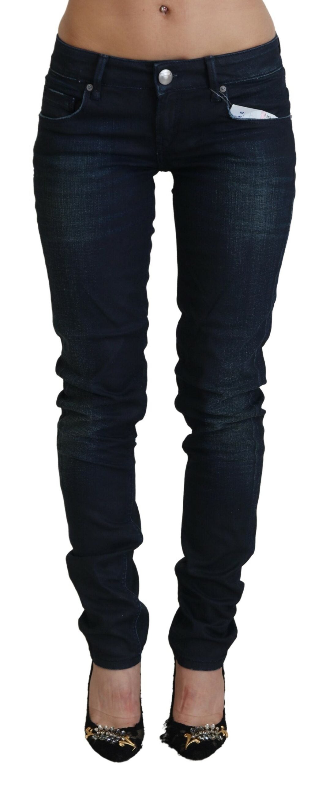 Acht Slim-Fit-Jeans aus Baumwolldenim