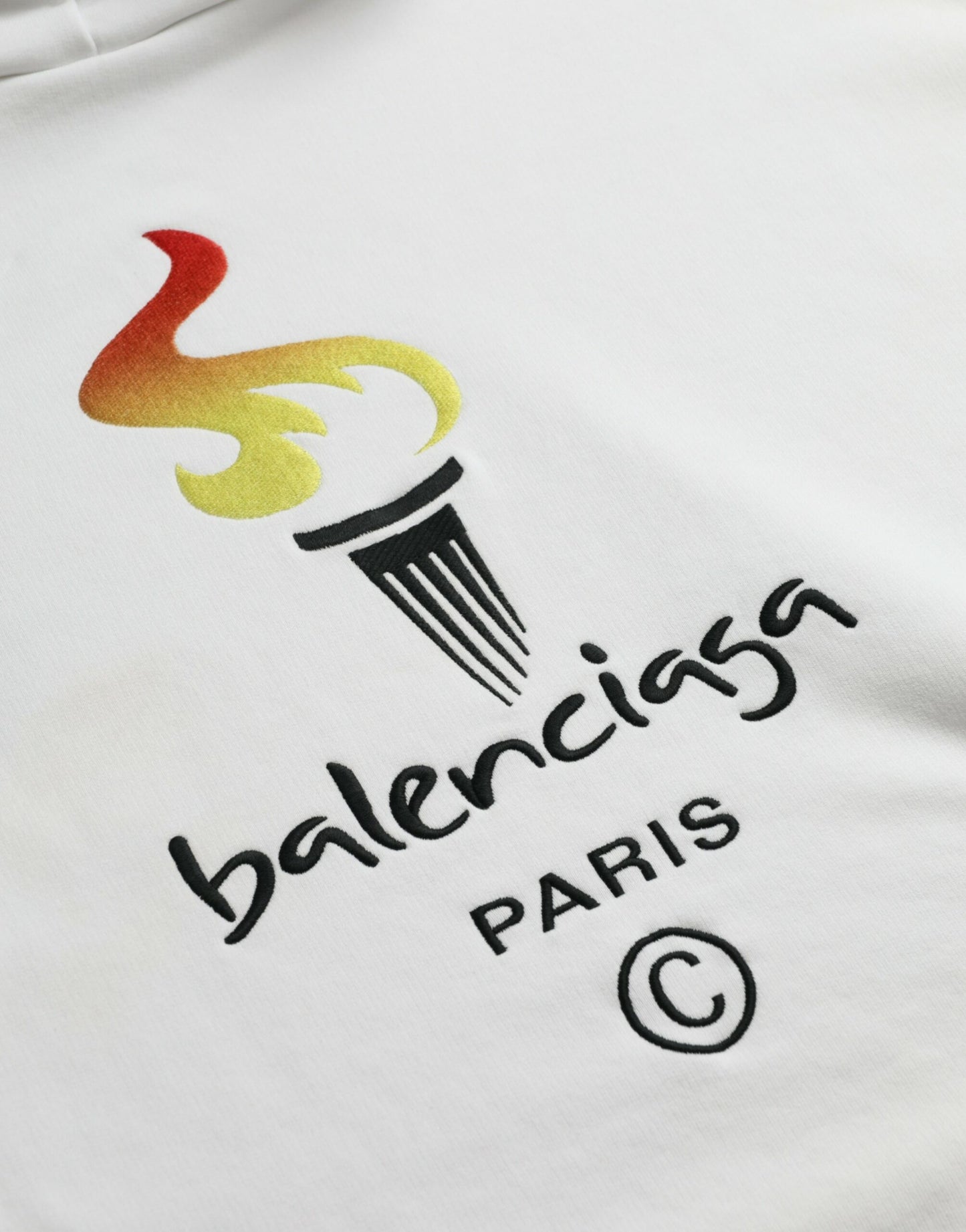 Felpa con cappuccio e logo Balenciaga in cotone bianco