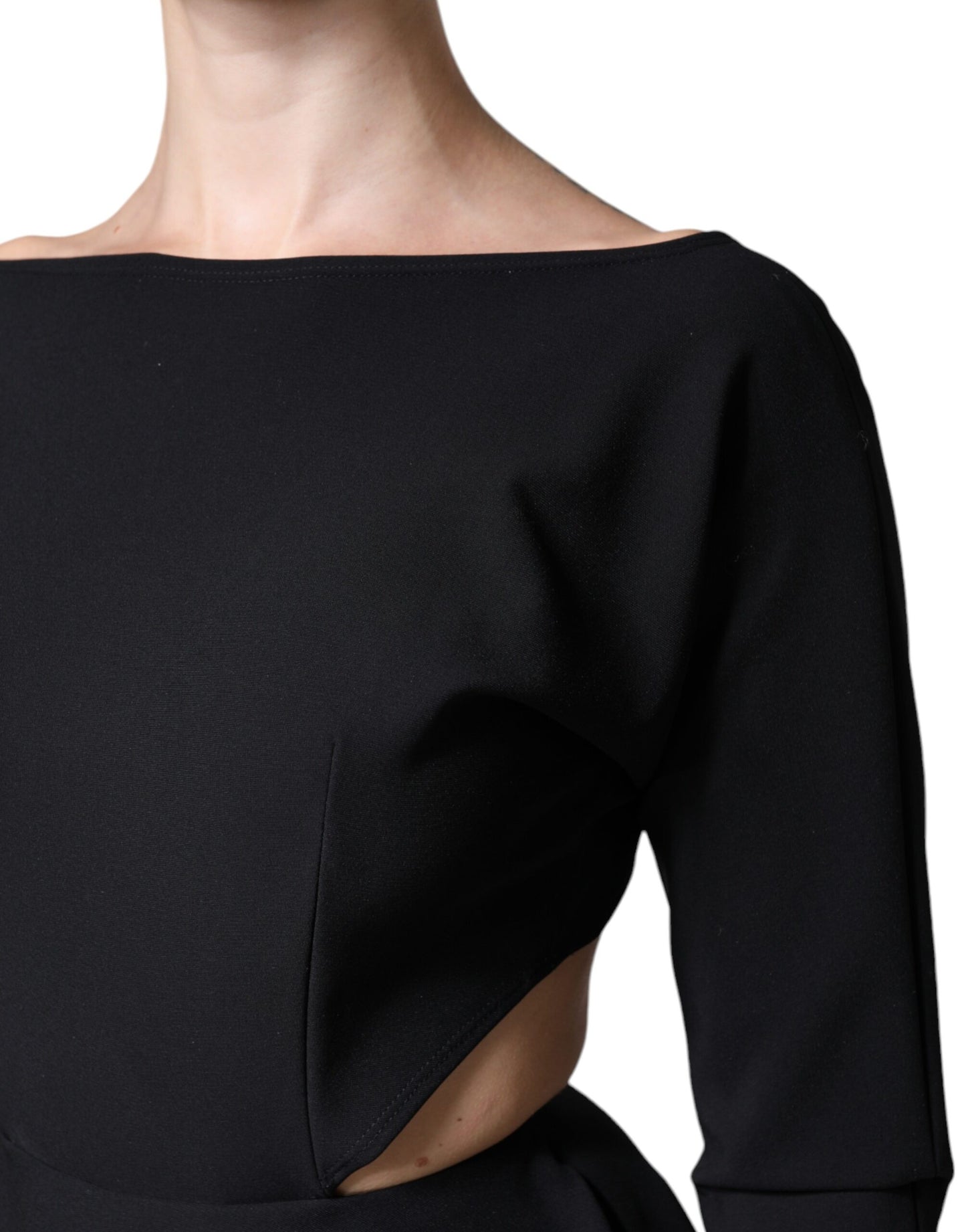 Dolce & Gabbana – Schwarzes Minikleid aus Viskose mit Cut-outs in A-Linie und langen Ärmeln