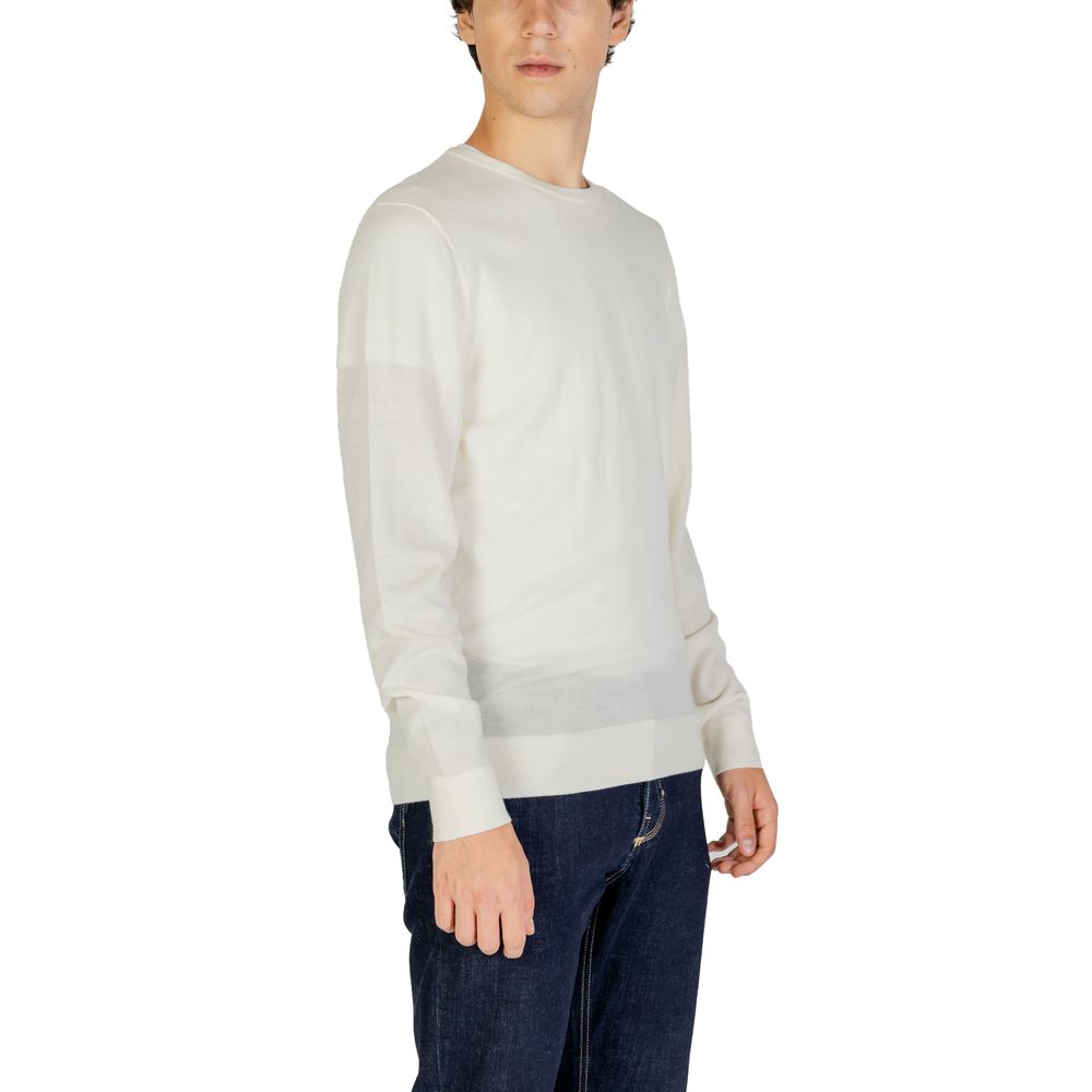 Calvin Klein – Cremefarbenes T-Shirt aus recycelter Wolle