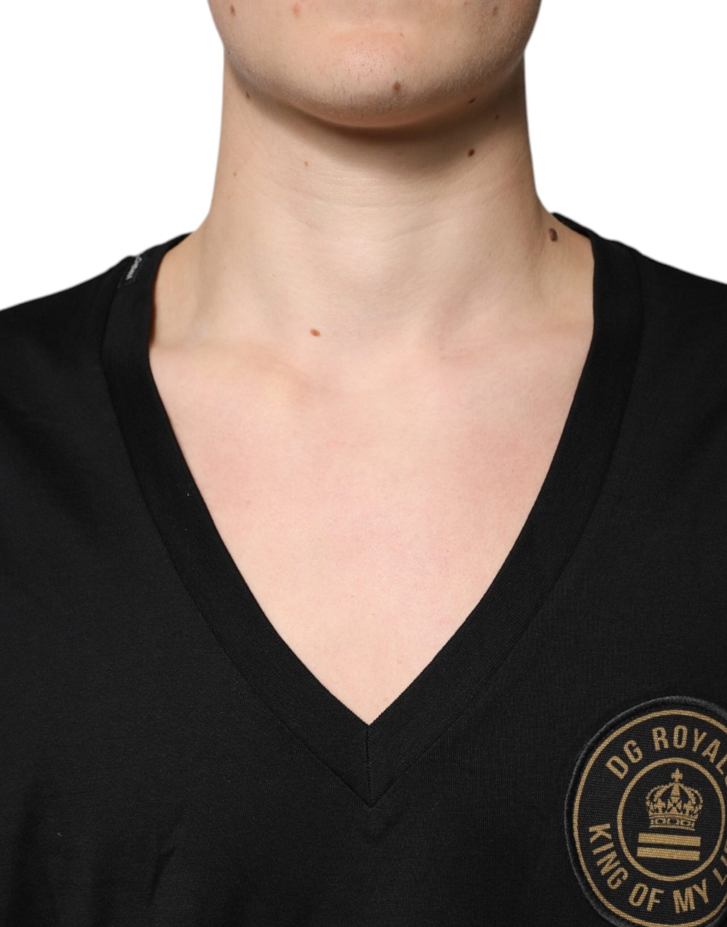 Dolce & Gabbana – Schwarzes, kurzärmliges T-Shirt mit V-Ausschnitt und Logo aus Baumwolle