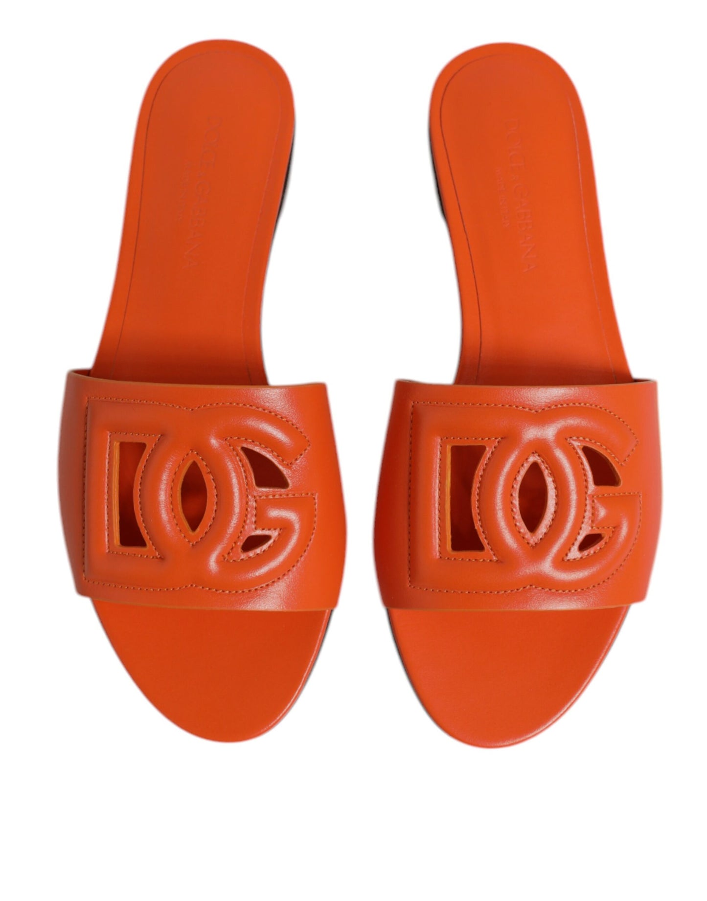 Dolce & Gabbana – Flache Sandalen mit Logo aus orangefarbenem Leder