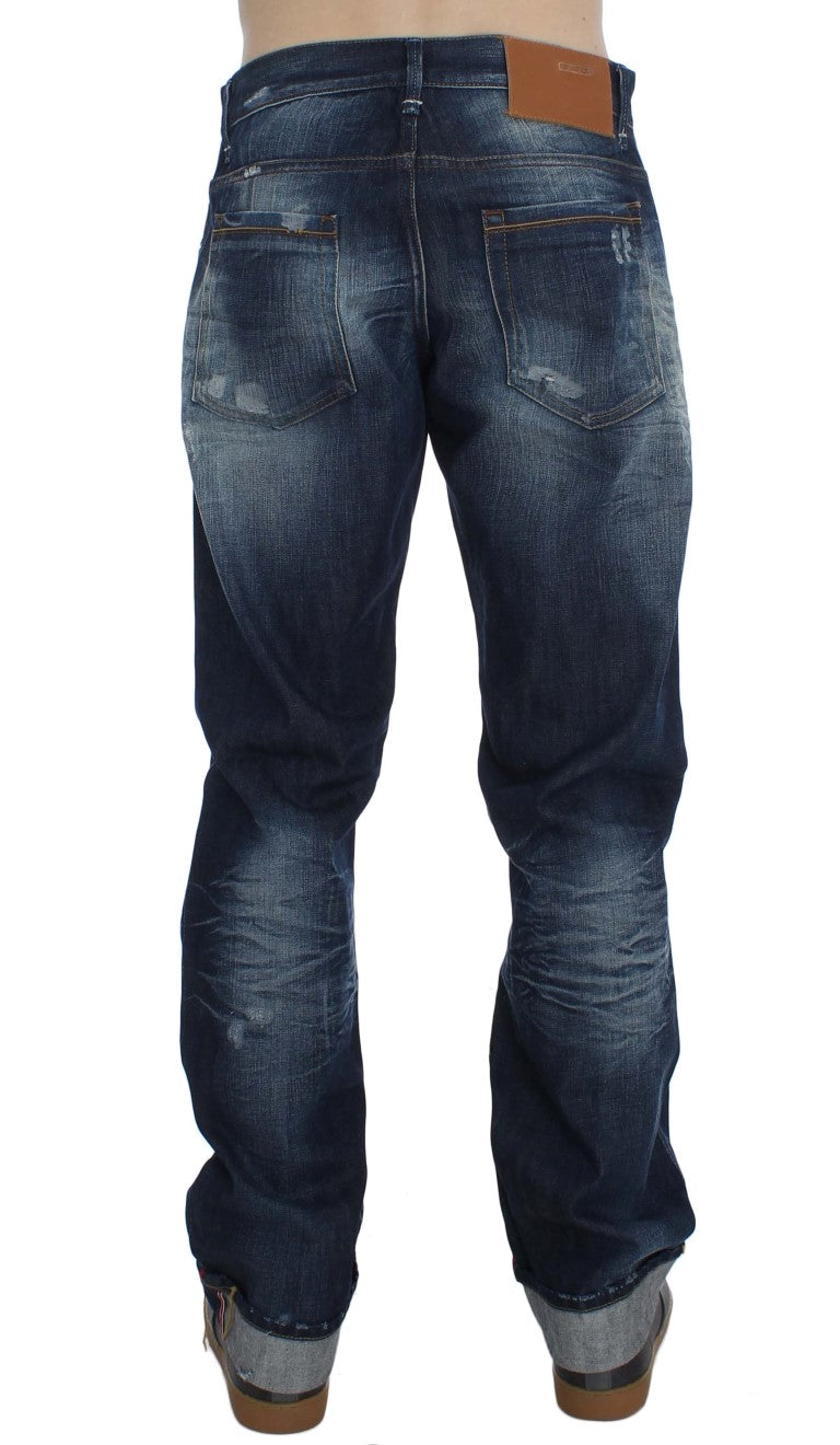 Acht authentische Jeans mit normaler Passform und blauer Waschung