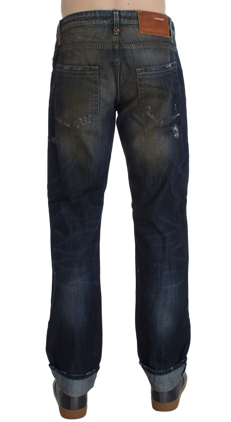 Acht elegante, gerade geschnittene Jeans für Herren