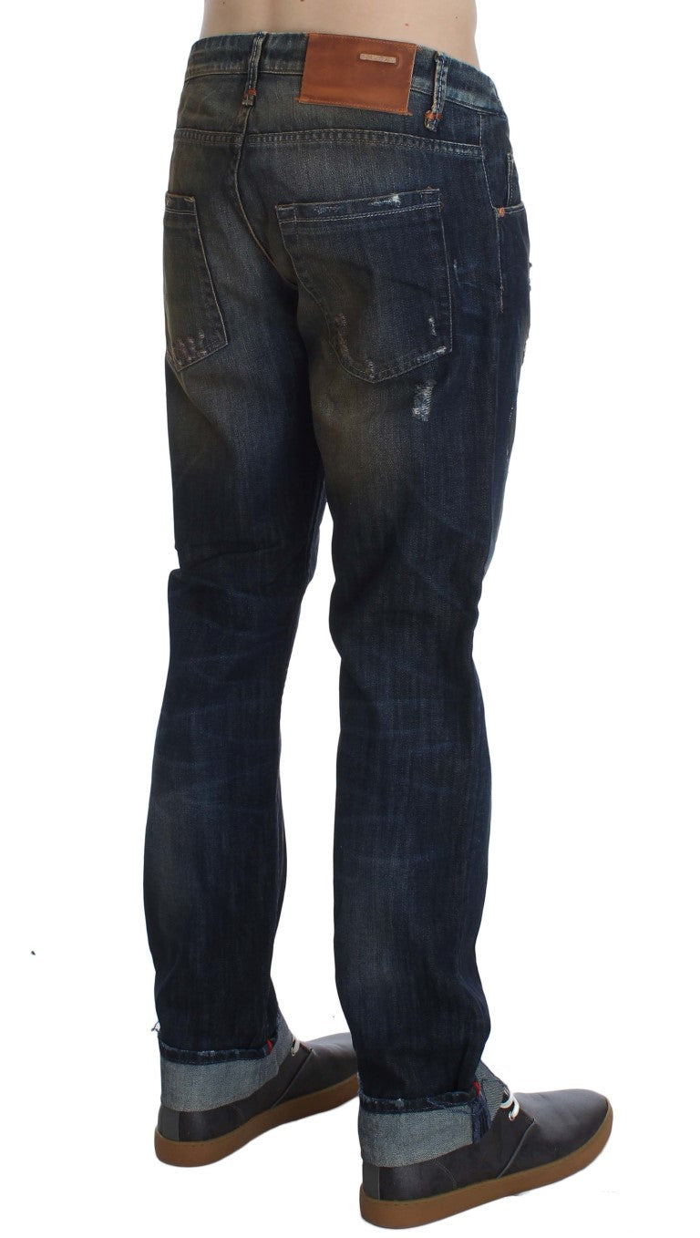 Acht elegante, gerade geschnittene Jeans für Herren