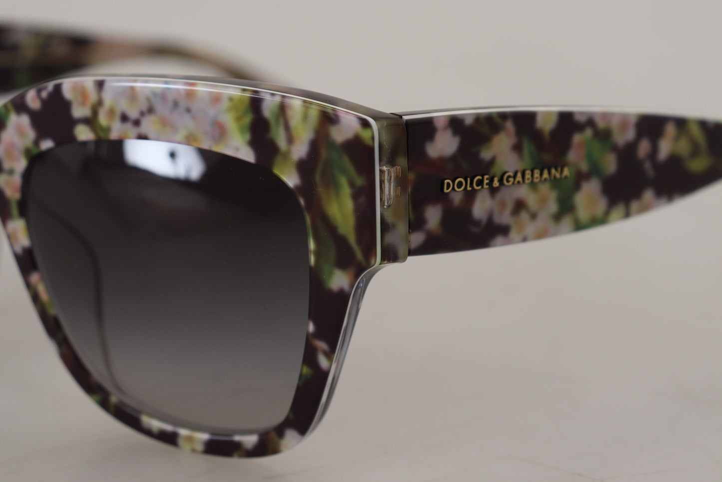 Elegante Sonnenbrille mit mehrfarbigem Farbverlauf von Dolce &amp; Gabbana