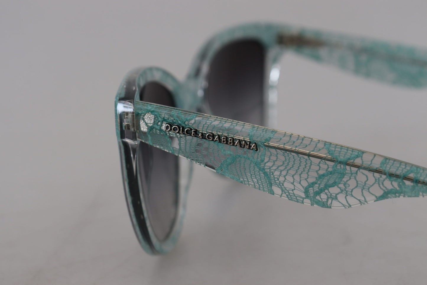 Dolce &amp; Gabbana Elegante Designer-Sonnenbrille aus sizilianischer Spitze