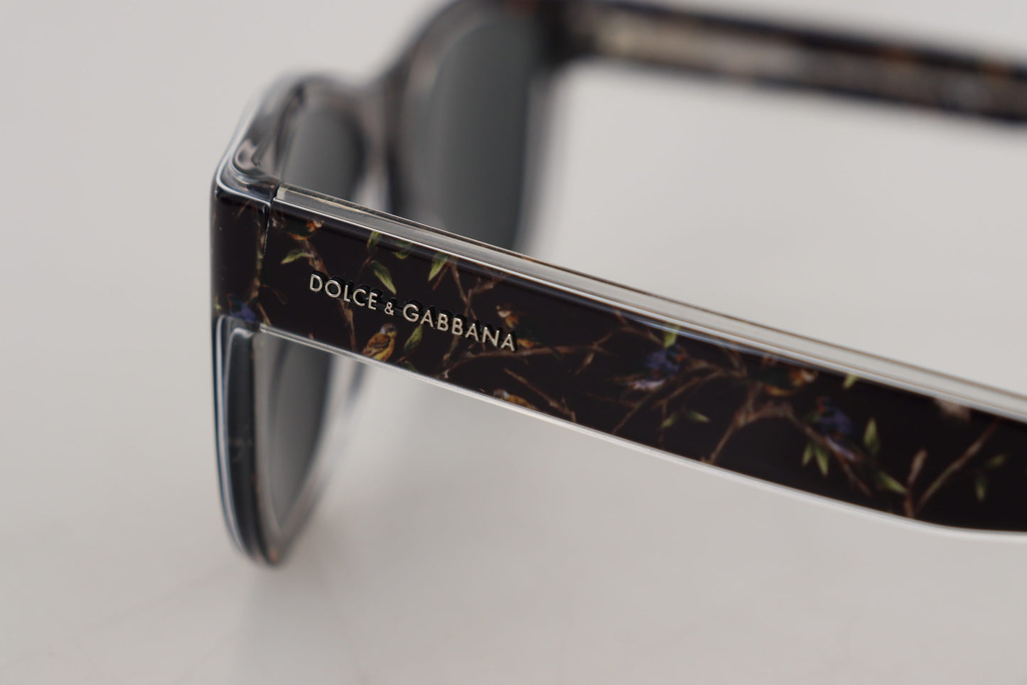 Dolce &amp; Gabbana Elegante schwarze Acetat-Sonnenbrille für Damen