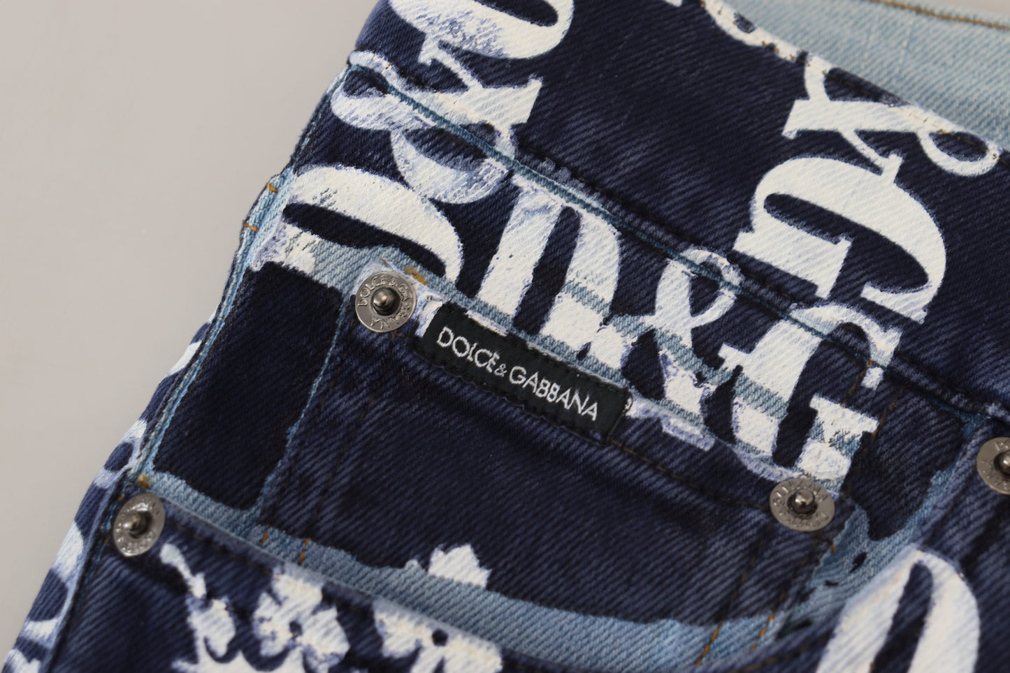 Dolce &amp; Gabbana – Elegante Denim-Hose mit Kronen-Print