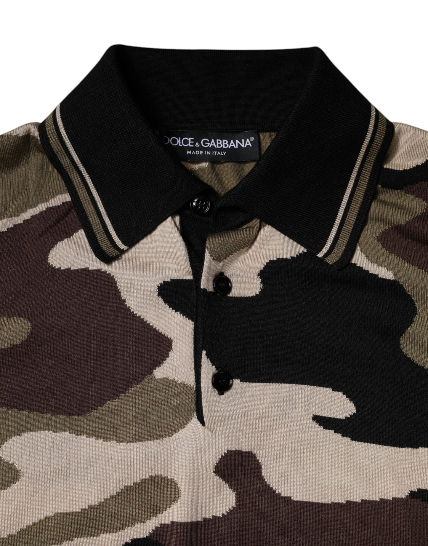 Mehrfarbiges Polo-T-Shirt mit Camouflage-Kragen