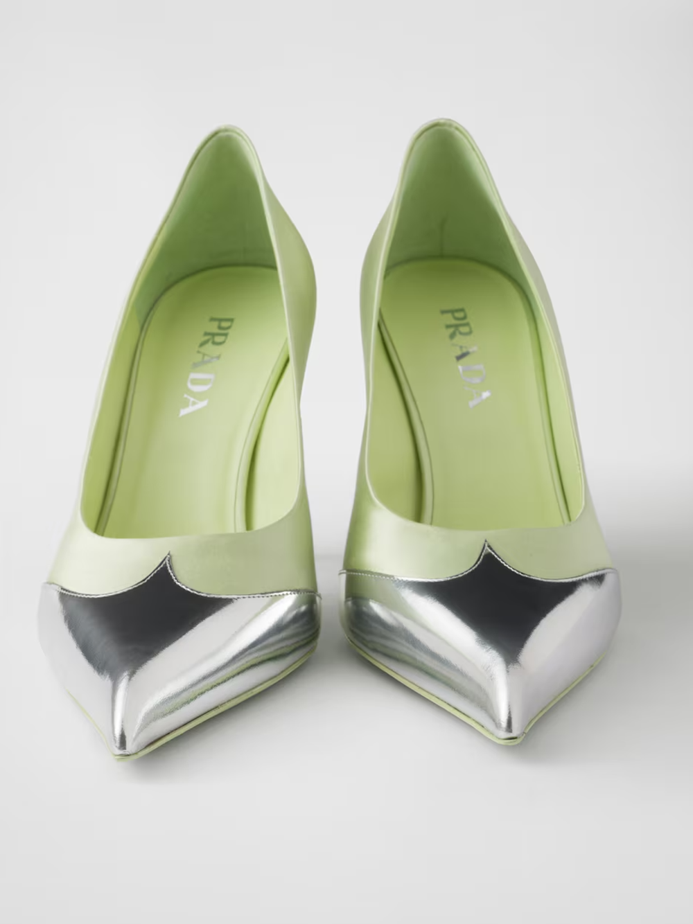 Décolleté Prada in raso e pelle metallizzata