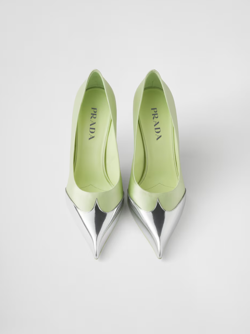Décolleté Prada in raso e pelle metallizzata